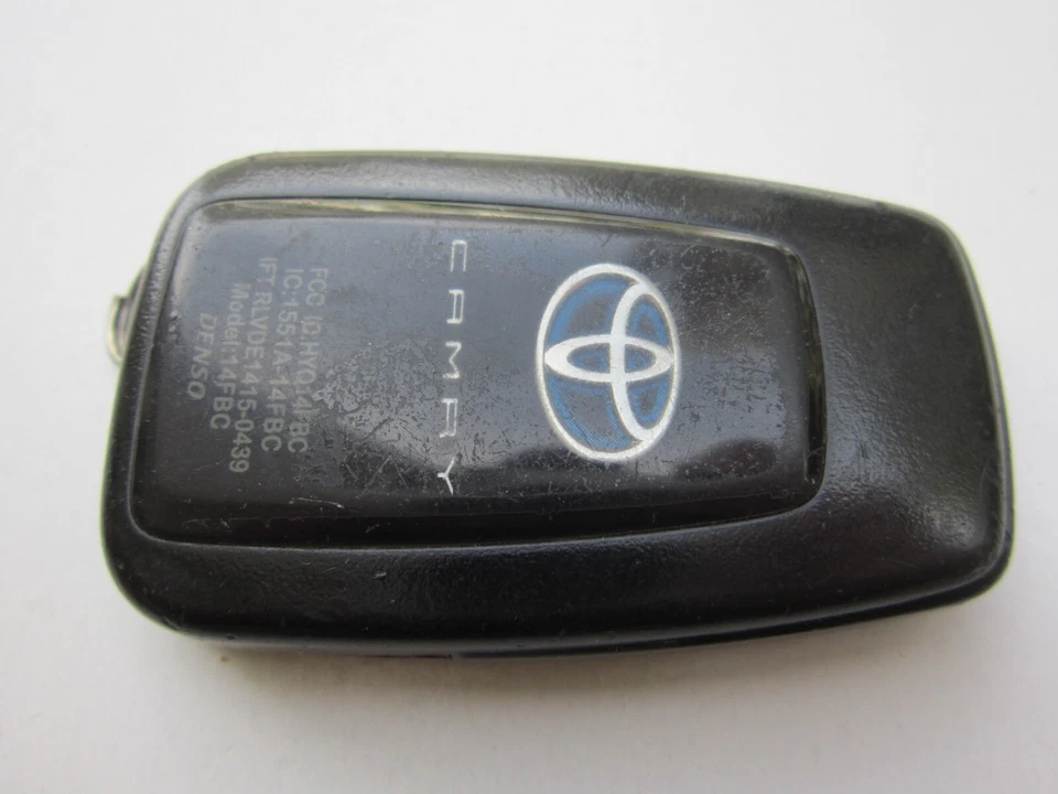 OEM 2018-2021 TOYOTA CAMRY HYBRID SMART KEY KEYLESS REMOTE FOB HYQ14FBC UNLOCKED - Image 4 of 4