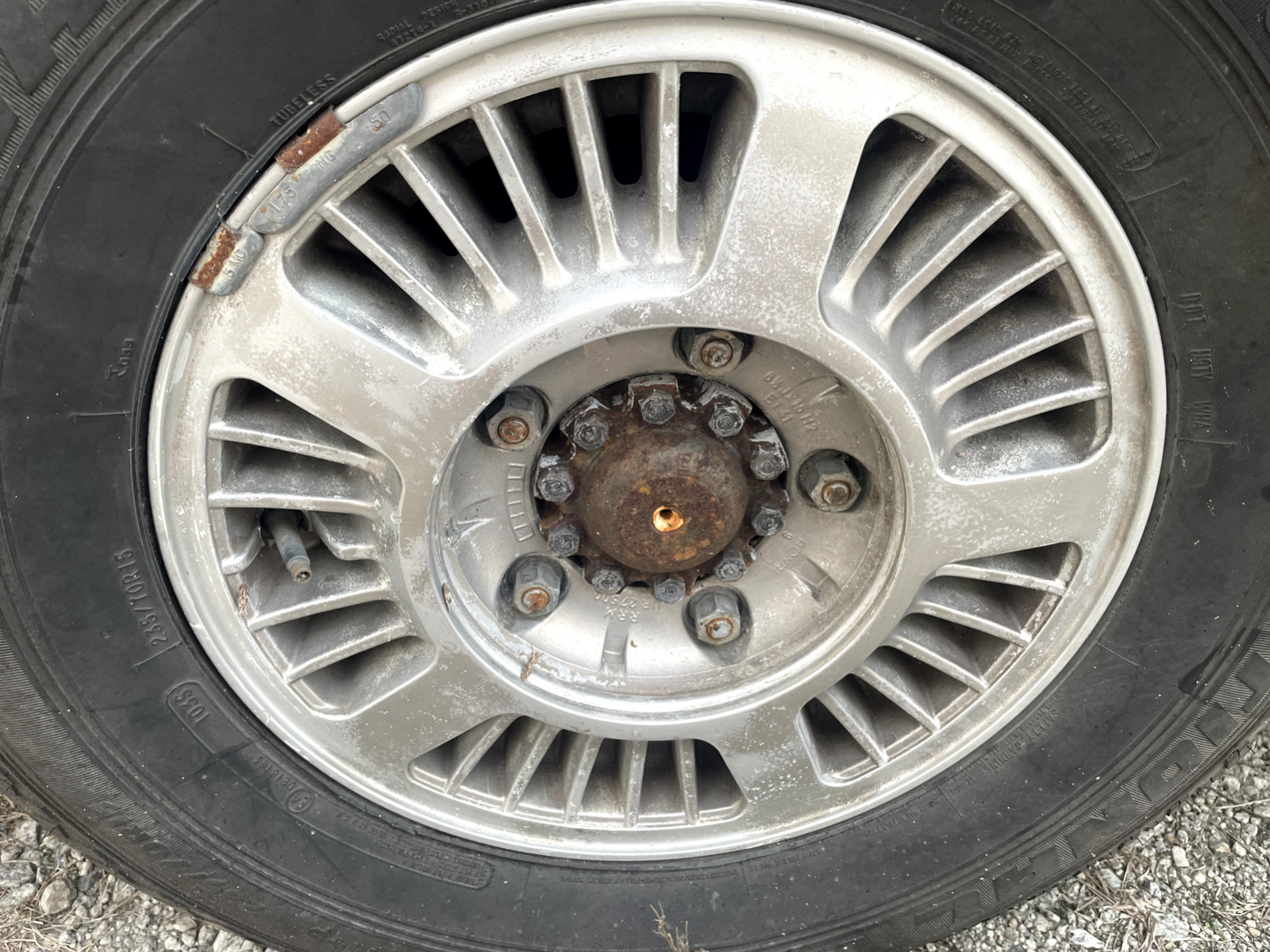 BENTLEY TURBO ROLLS ROYCE SPUR ALUMINUM RIM. WORLDS LARGEST USED PARTS INVENTORY