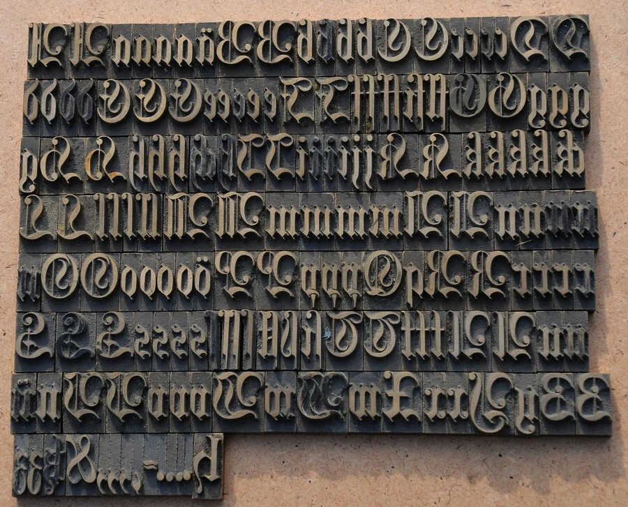 Prägeschrift 14 mm Messingschrift Buchbinder Messing Prägen Vergolden Fraktur ~