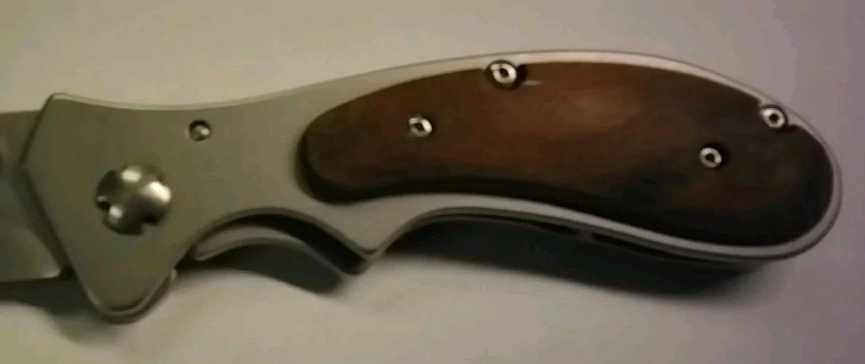 Navaja de bolsillo plegable/bloqueante Sheffield con mango de madera Foto 4 de 4