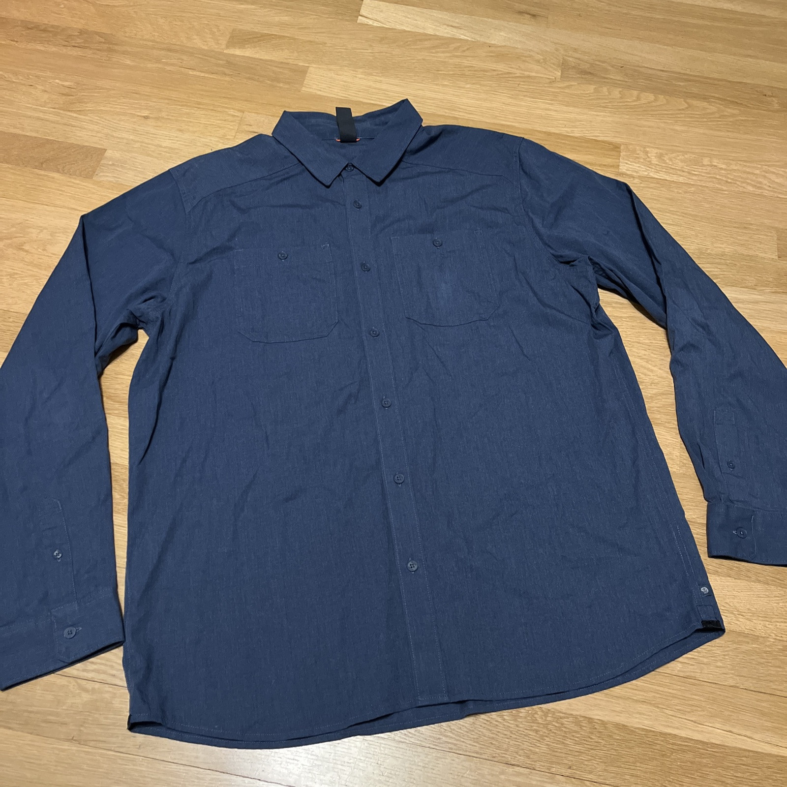 Mountain Hardwear shirt Men XL Long Sleeve button Up blue stretch