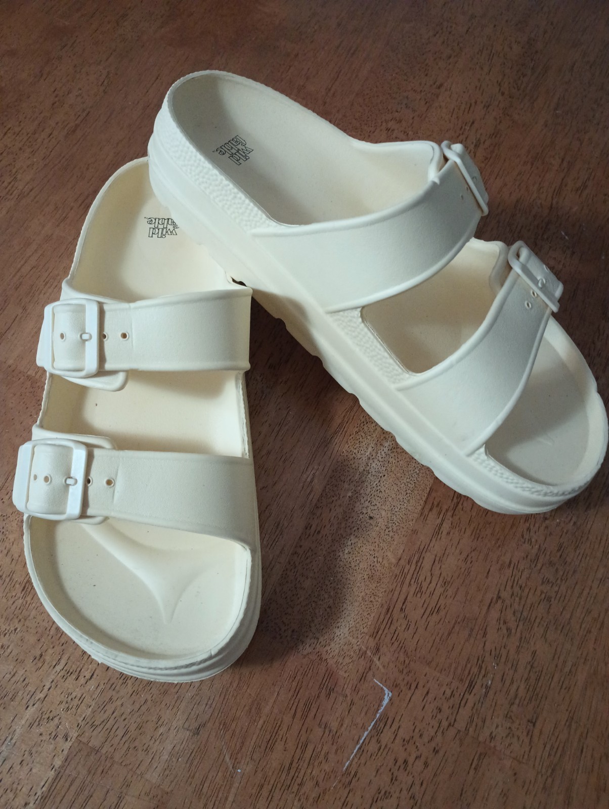 Wild Fable Eva Platform Buckle Slides. Pale Yellow. Women's 9. READ!