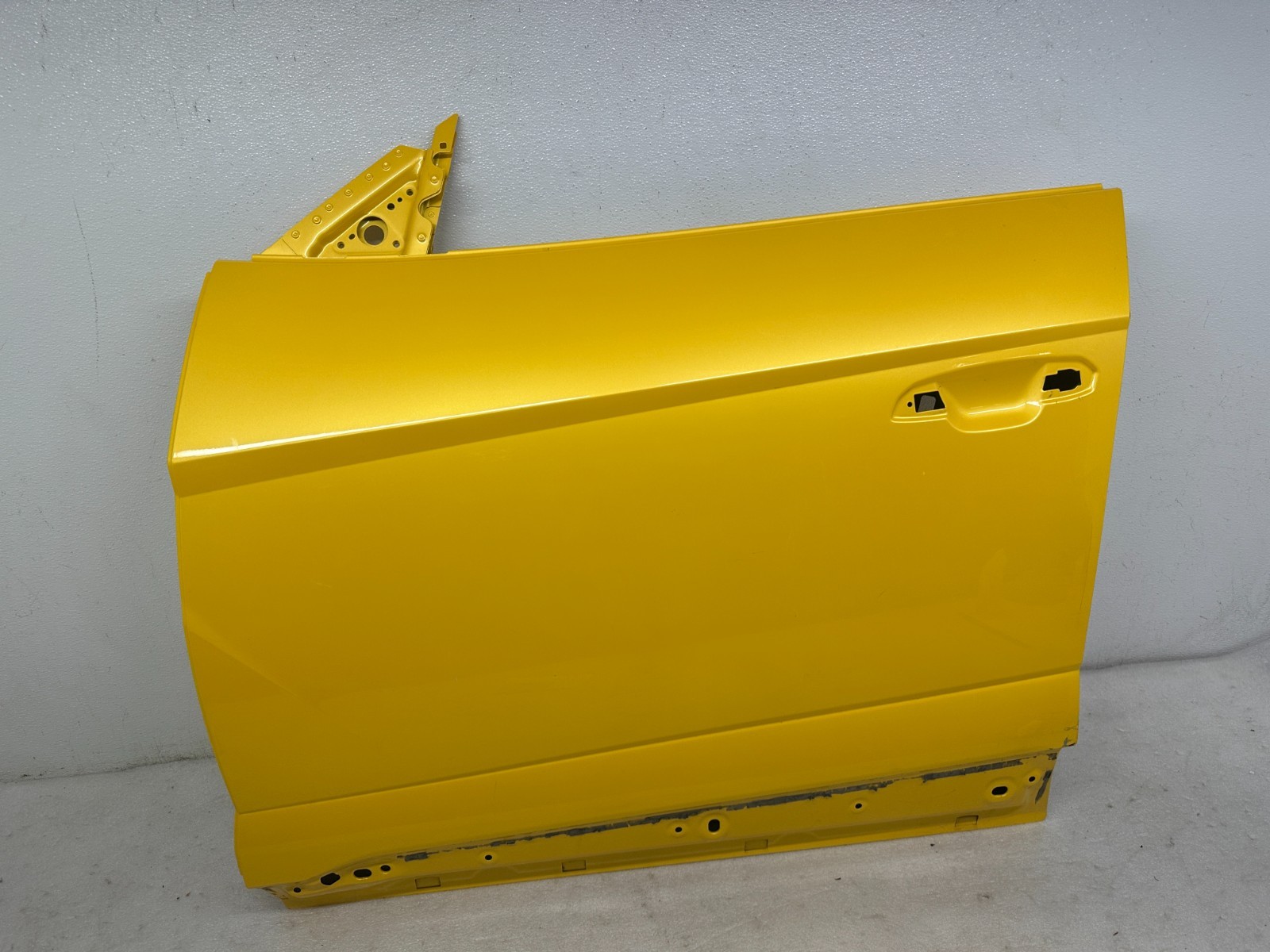 LAMBORGHINI URUS DOOR LEFT DRIVER FRONT 2018-2023 2024 4ML831311 DAMAGED Yellow
