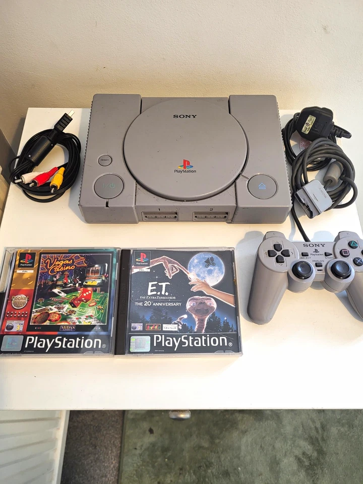 Sony PlayStation 1 PS1 SCPH-5552 PAL Console Bundle Controller Cables 2 Games, photo 1 of 5