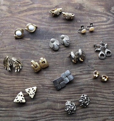 Vintage goldfarbene Ohrclips inkl. Trifari Jewelcraft Silber. Restposten.