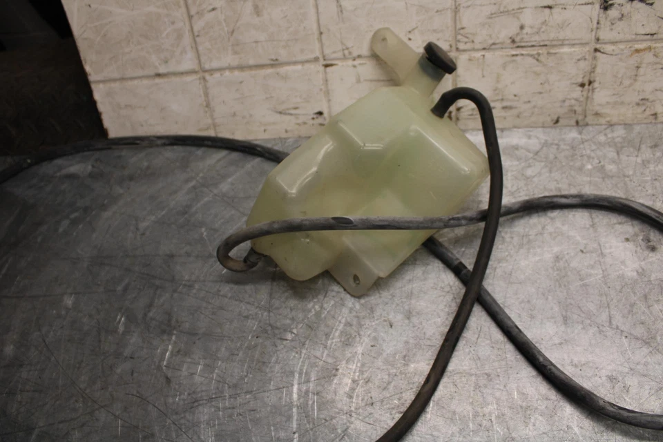 2007 Suzuki Boulevard M50 GARRAFA RESERVATÓRIO TANQUE DE ÁGUA REFRIGERANTE 17910-48G00 BB537 - Imagem 3 de 4