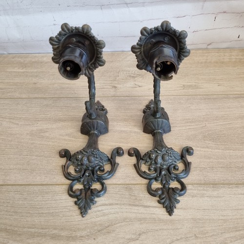 Vintage Pair of Metal Country House Ornate Wall Lights Bakelite Bulb Fittings - Picture 16 of 24