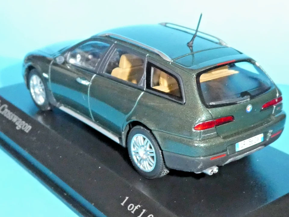Alfa Romeo 156 Crosswagon Brookland Green with tan trim Minichamps NEW 1:43 rd. - Image 3 of 4