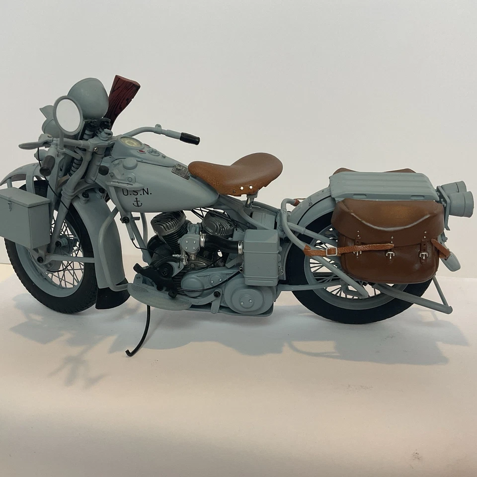 RARE Franklin Mint 1944 Harley-Davidson Navy Motorcycle 1:10 Scale Inv. #0348/5k - Image 2 of 4