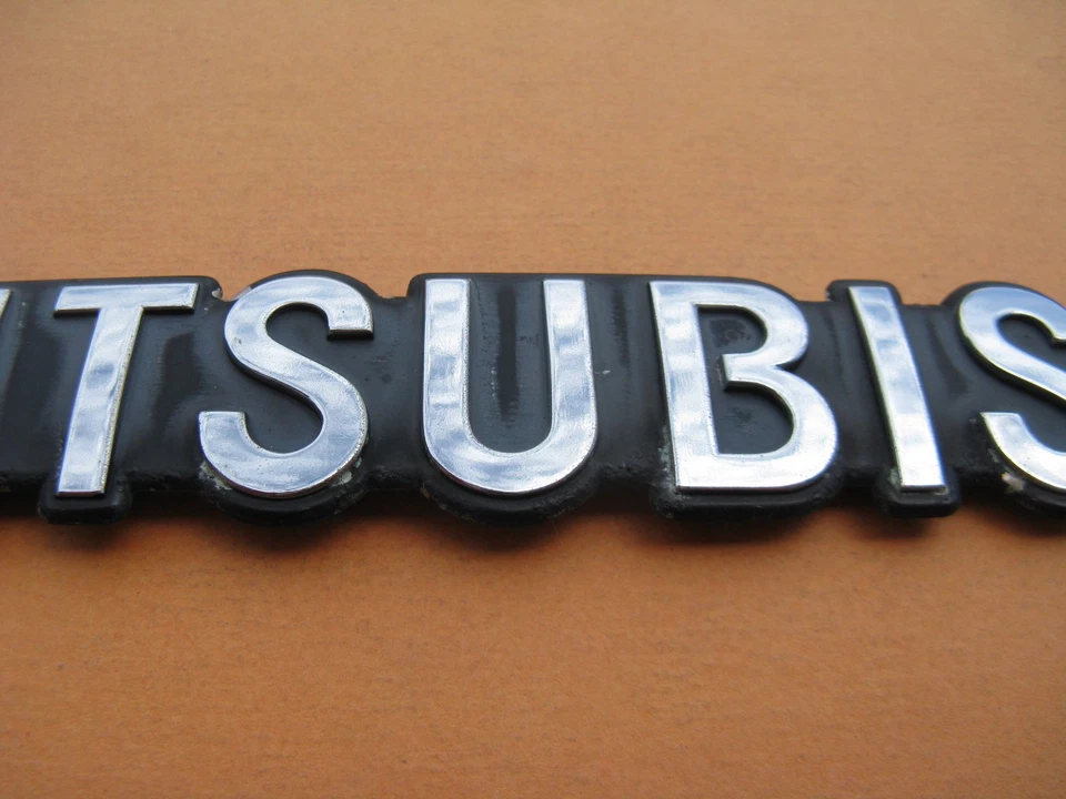 92 93 94 95 96 MITSUBISHI EXPO LRV EMBLEMA TRASERO LOGOTIPO INSIGNIA SIGNO SÍMBOLO FABRICANTE DE EQUIPOS ORIGINALES A46603 Foto 4 de 4