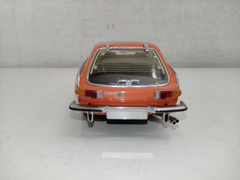 Minichamps Volvo P1800 ES 1971-73 Arancione Scala 1/18-G15 - Immagine 4 di 4