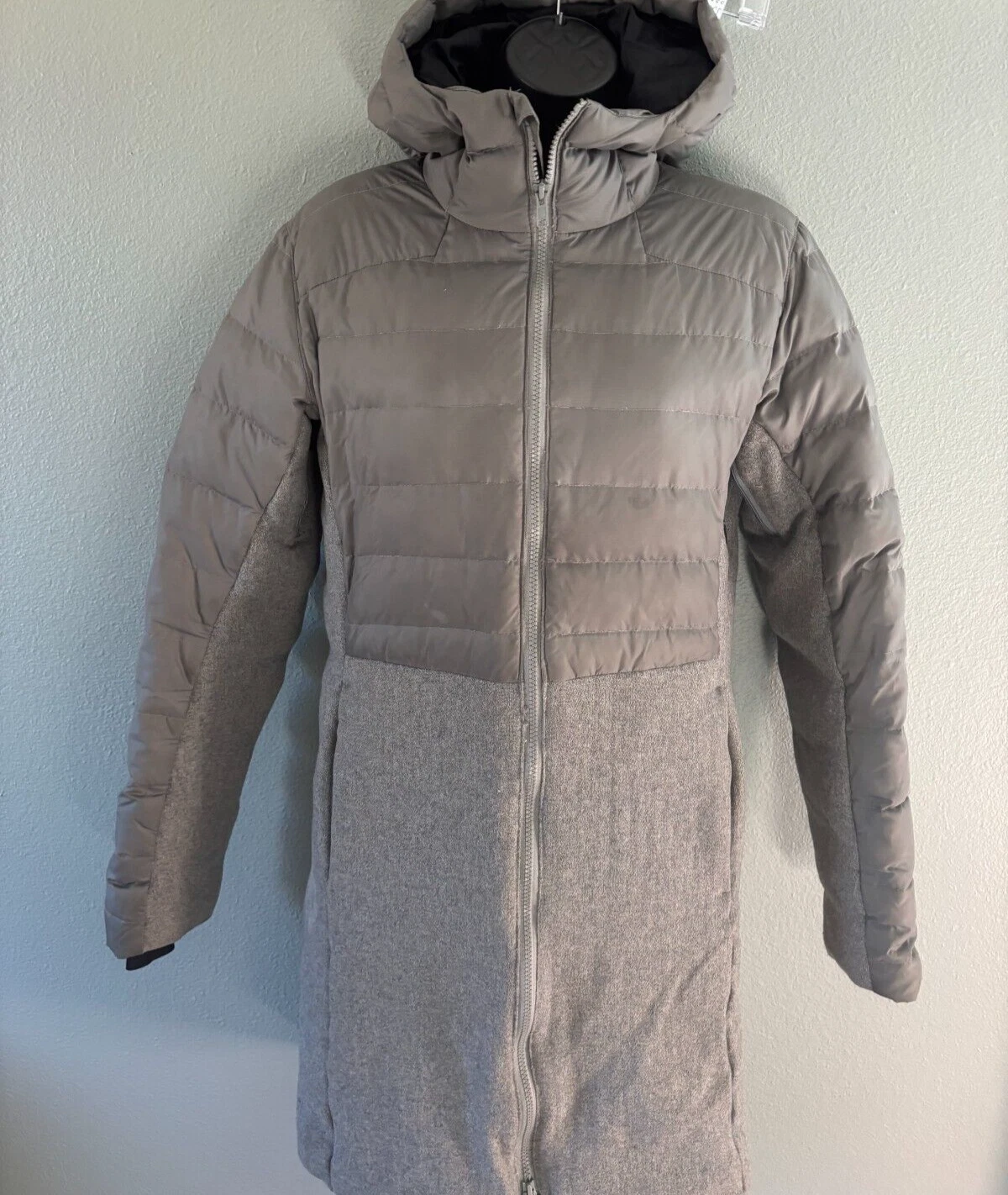 burton puffer hooded zip front pockets vents jacket