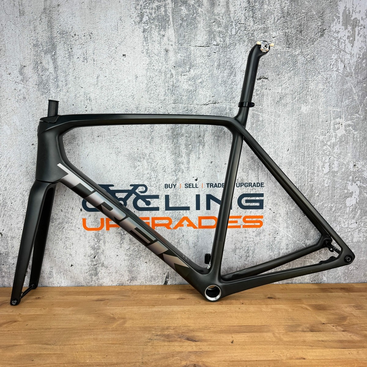 2022 Trek Emonda SLR 800 OCLV 60cm Carbon Road Bike Frameset 2022 Trek Emonda SLR 800 OCLV 60cm Carbon Road Bike Frameset