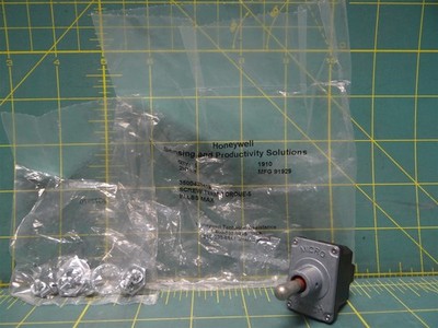 Honeywell 2NT1-7 Toggle Switch DPDT (ON)-OFF-(ON) Screw Termination Panel Mount