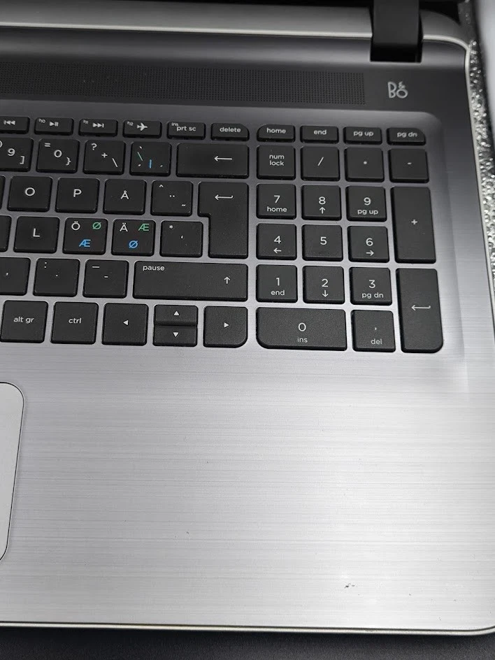 HP Pavilion 15-ab129no Laptop - AMD A4 4GB RAM Ohne SSD - Bild 3 von 4