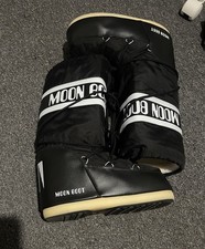 Icon Nylon Boots by Moon Boot Size UK 6 ,inspired By 1969 Lunar Landing Footwear