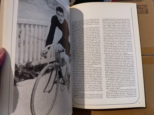 Ciclismo ** 100 ANNI DI CICLISMO : il Libro ** pagine 220 con foto + Medaglia - Picture 5 of 23
