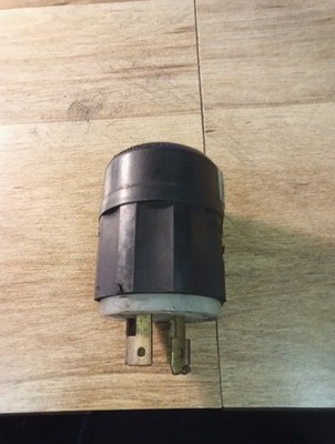 Leviton 2411  L14-20P Locking Plug 20A 208V