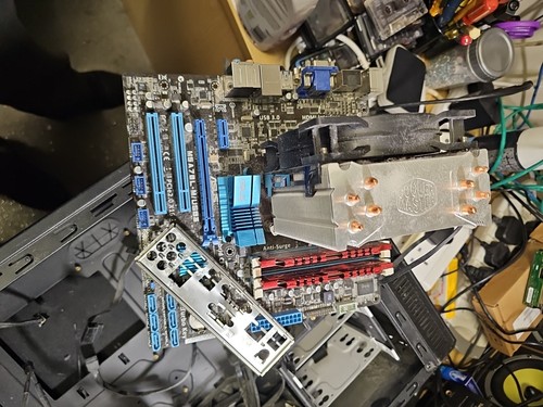 Asus M5A78L-M/USB3 Mainboard + AMD FX(tm)-8350 CPU + 8GB RAM + SHIELD + Kühlkörper - Bild 12 von 19