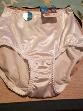 VANITY FAIR SIZE M/6 RADIANT LIGHT CONTROL SHAPER BRIEF PANTIES 3 PACK NWT