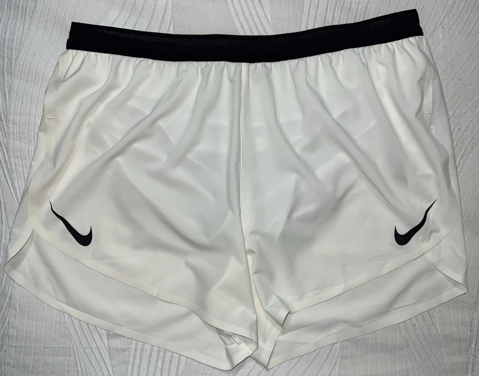 Nike AeroSwift Dri-FIT ADV 4" White Running Shorts Men's Large FN3352-121 NWT