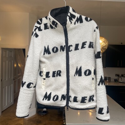 Moncler jacket Reversible Fleece Jacket Beige/Black H20918G00028