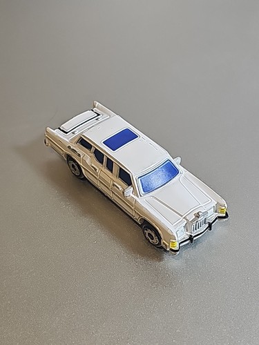VTG ๐ Micro Machines Galoob 1997 White Lincoln Limousine - Near Mint ๐ - Picture 6 of 10