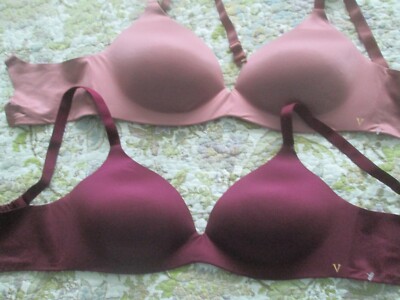 2 BRAS  Victoria's Secret Convertible WIRELESS PADDED CRANB MAUVEBra 36D - MINT
