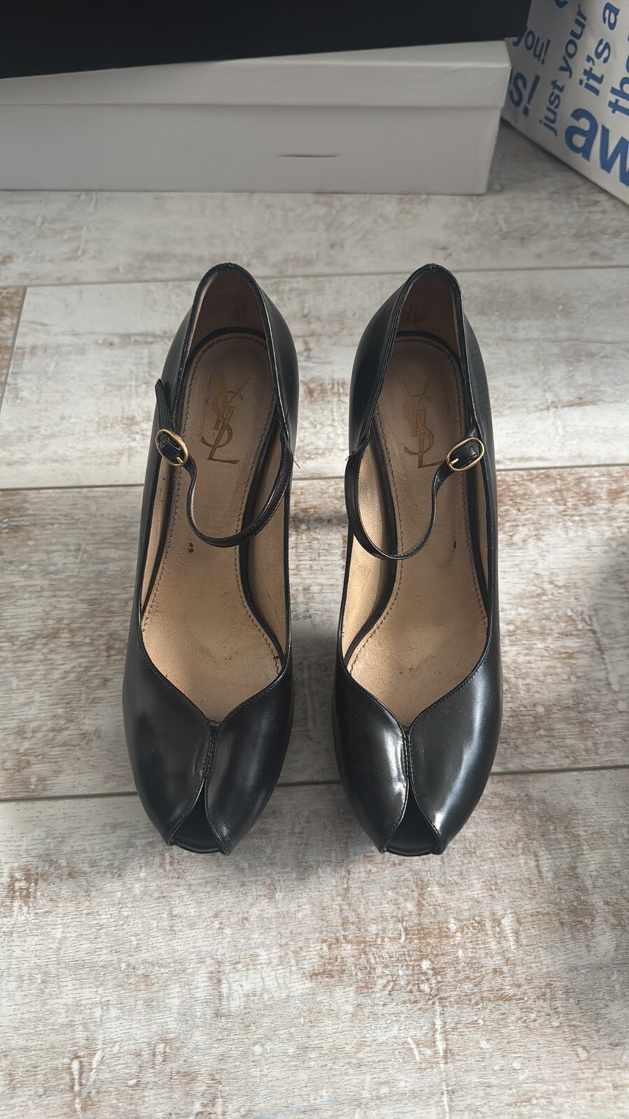 SAINT LAURENT Tacchi con plateau YSL in pelle nera a punta aperta taglia 40