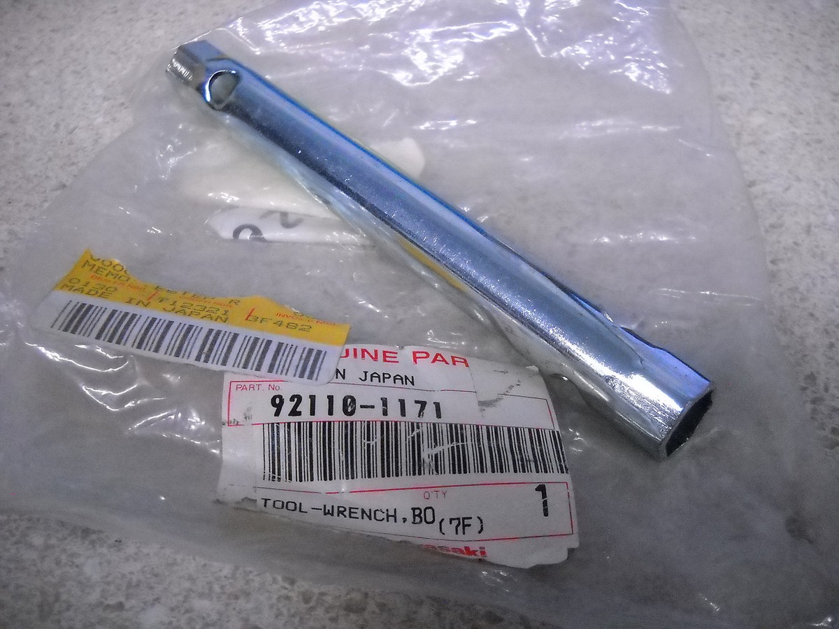 moedumbo0620　1110 00-02 KAWASAKI NINJA ZX6R ZX-6 Speedometer Speedo Tach