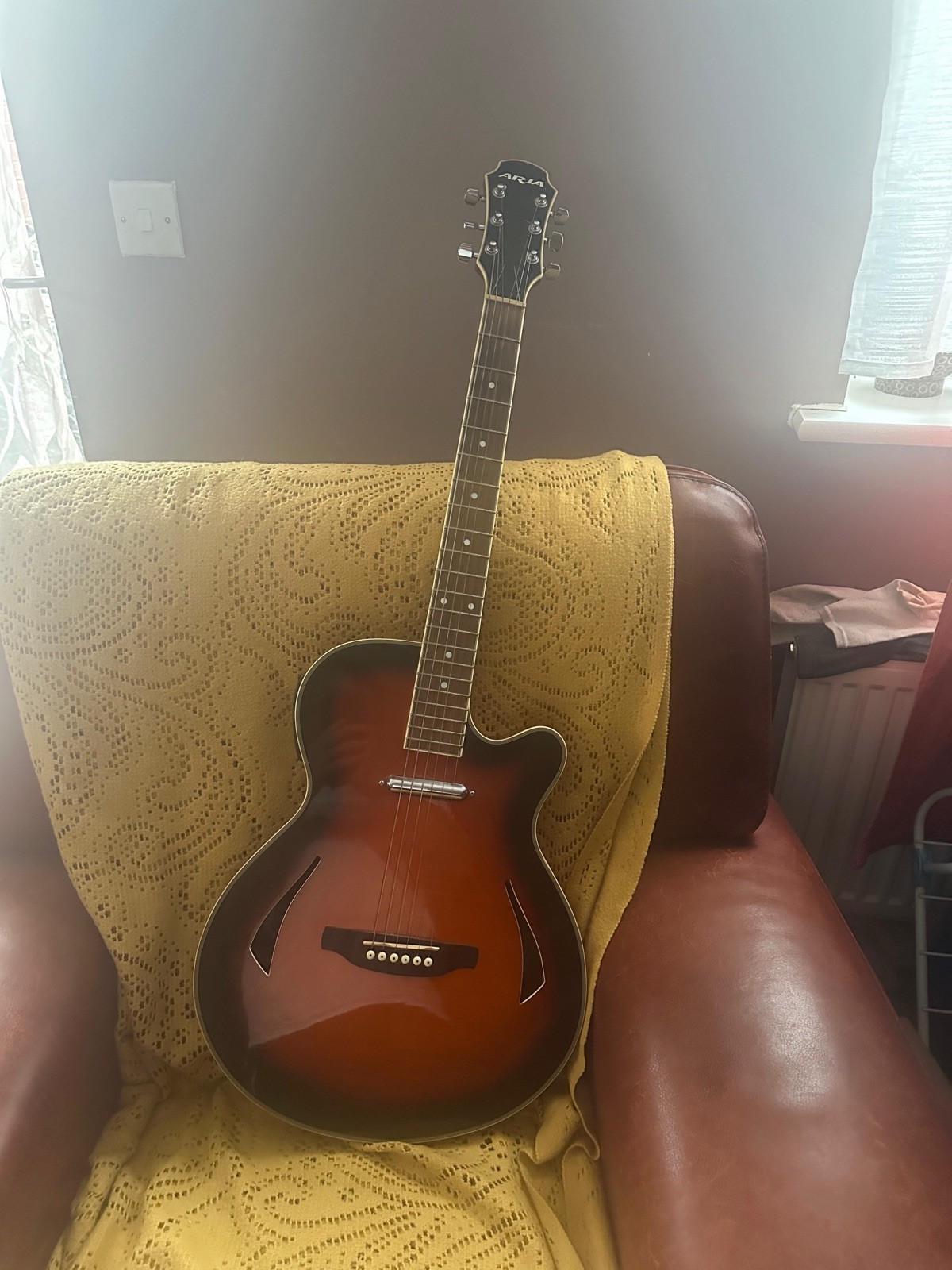 Aria Elecord FET-SPL BS Electro-Acoustic Guitar ?? Sunburst