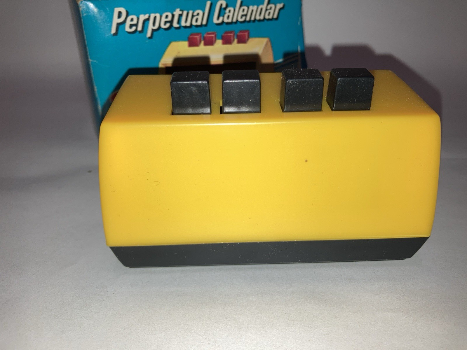 Perpetual Calendar Eagle Yellow No 1089