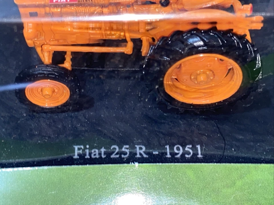New 1:43 Fiat 25 R 1951 Tractor Universal Hobbies Hachette Collectable Farm - Image 2 of 3