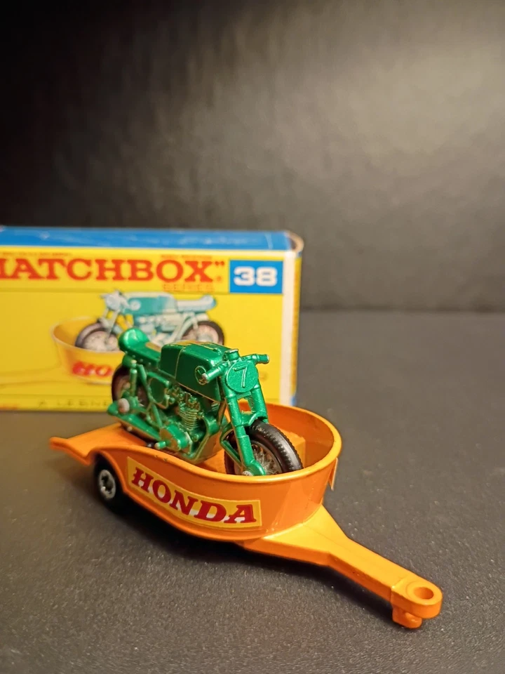 Matchbox SF#38 Honda motocicleta y remolque raro verde/naranja 1970 caja original F2 SCRIT Foto 3 de 4