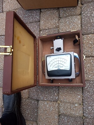 Simco Type SS-1 Electrostatic Locator s/n 3799 with Original Carrying Case