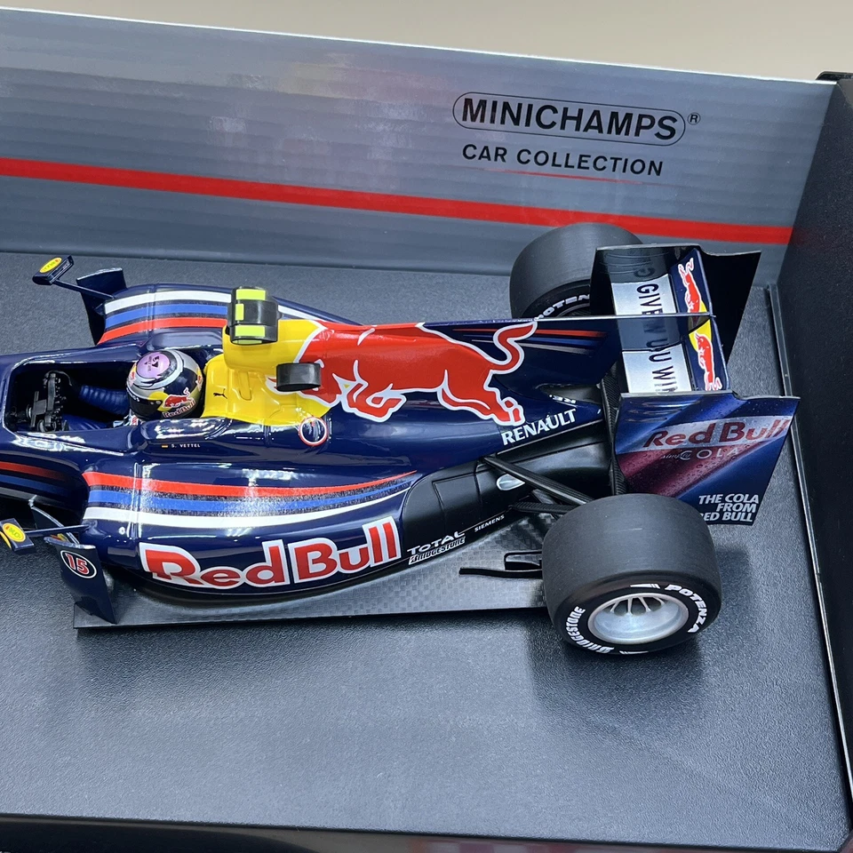 MINICHAMPS 1/18 Red Bull Racing Renault RB5 Sebastian Vettel #15 2009 150090015 - Image 3 of 4