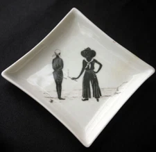 ART DECO Ladies Smoking on Beach Ashtray France 20s