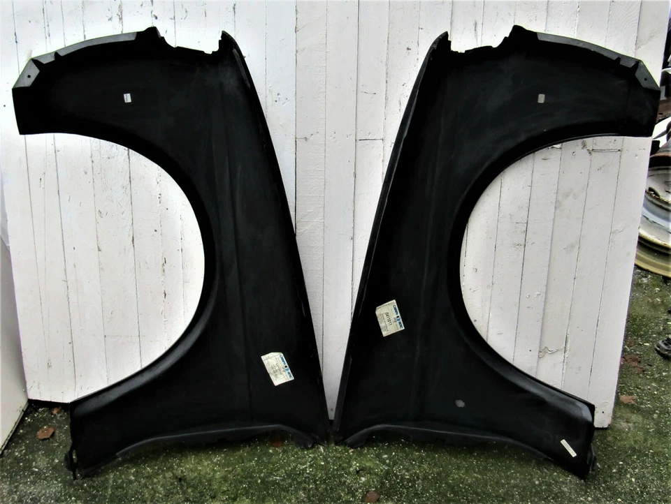 Par de paneles de guardabarros delantero derecho diestro nuevo mercado de accesorios Ford Fiesta modelo 1983 89 Foto 2 de 4