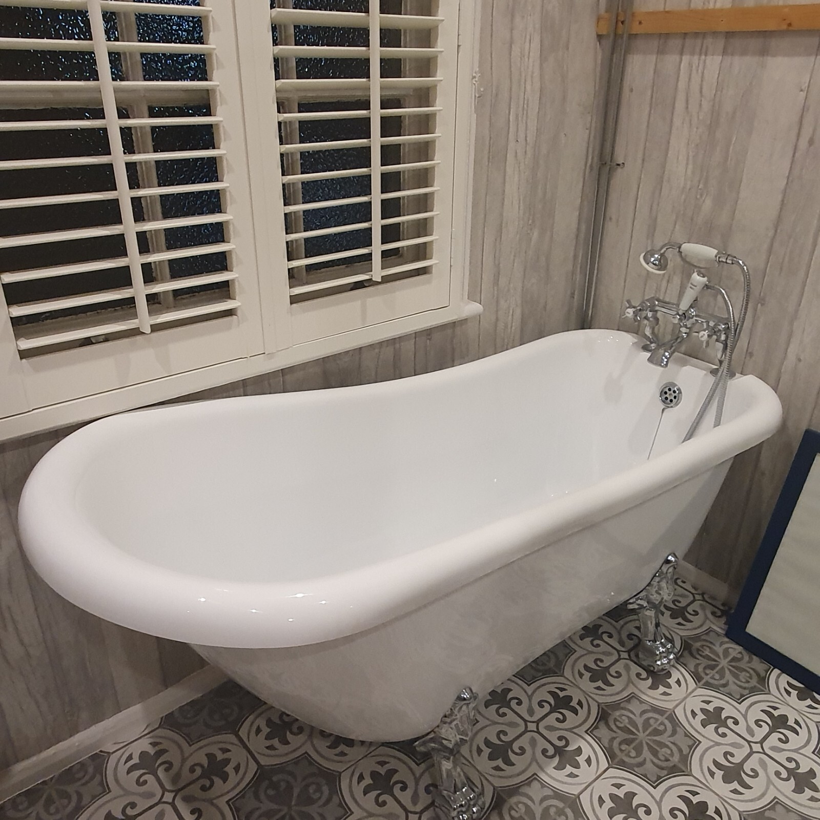 Signature Emperor Freestanding Slipper Bath with taps and shower