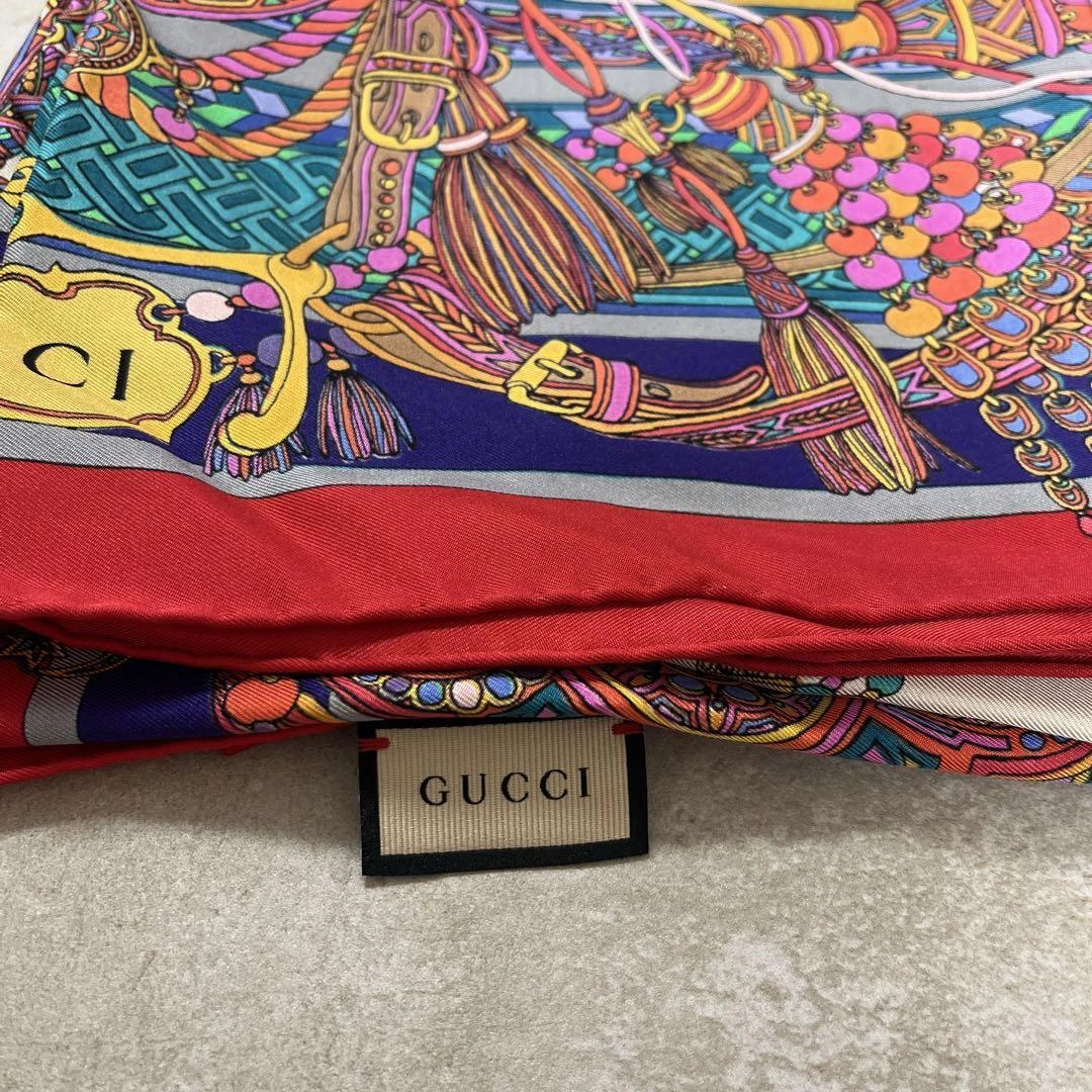 Foulard Gucci grand format multi couleurs 90×90cm made in Italy sans boite quasi inutilisé