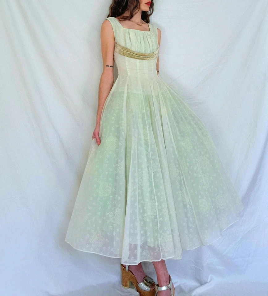 1950s Vintage Prom Dress: Cupcake Full Circle Formal Gown - Image 3 of 4