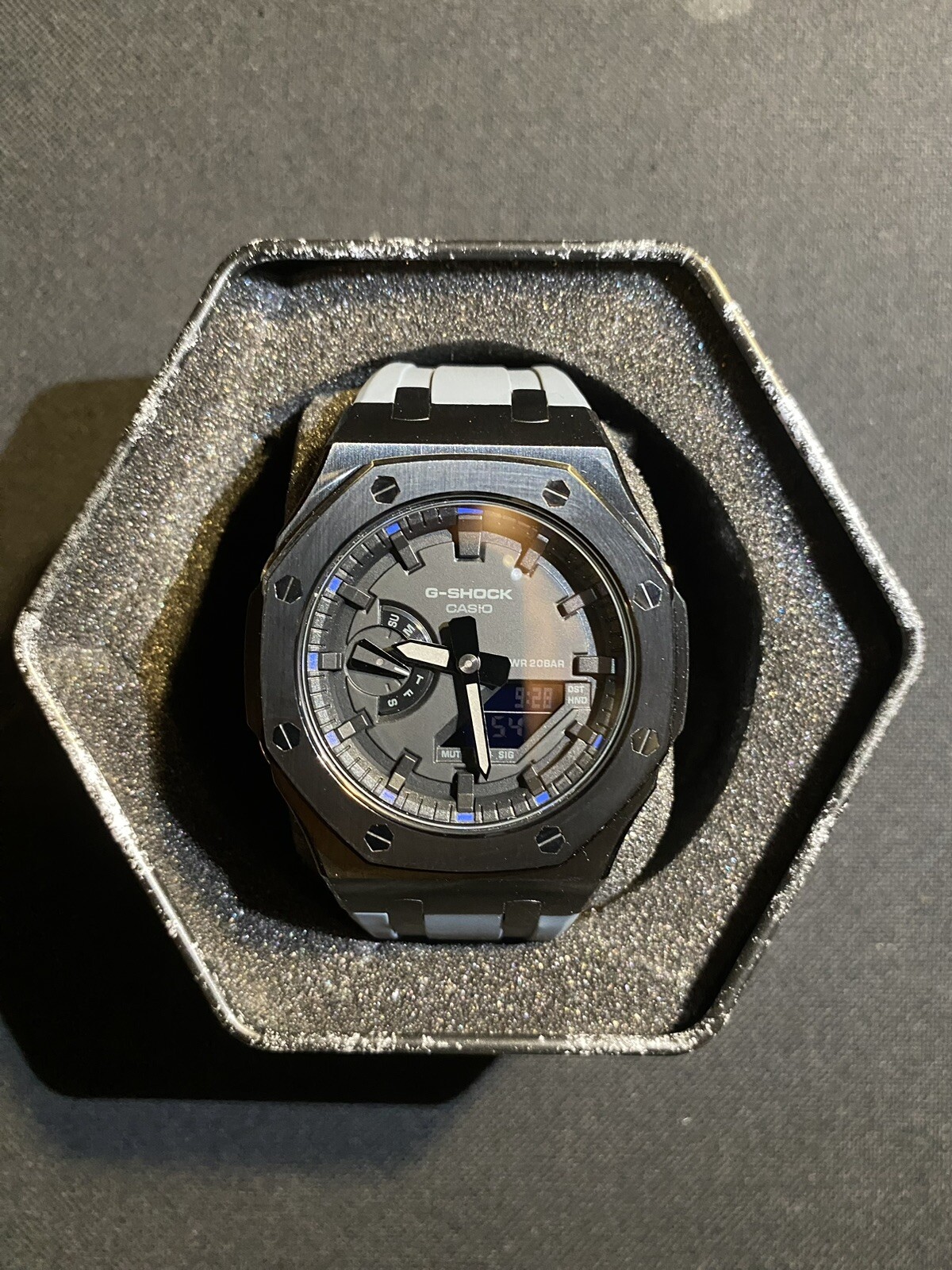 Montre custom Casioak GA2100 G-Shock boîtier acier brossé