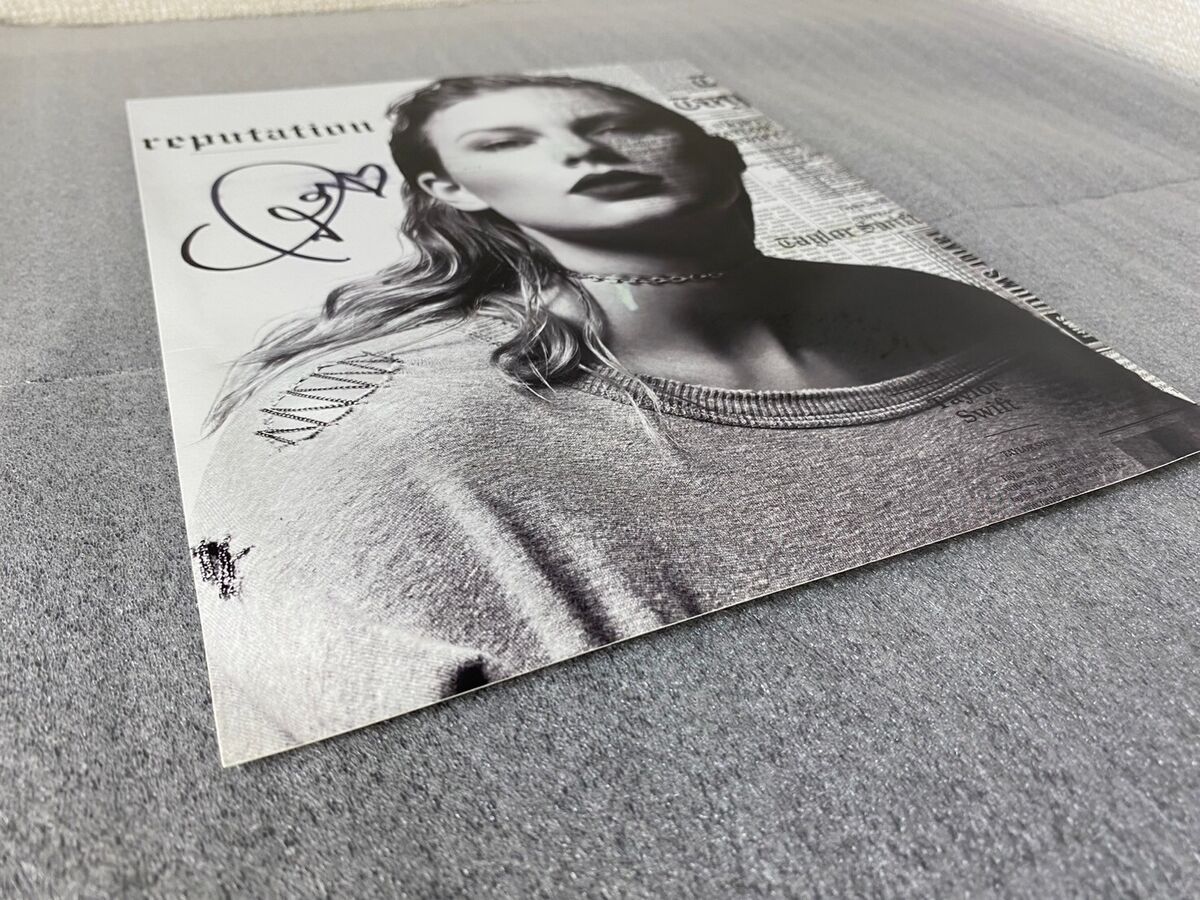 Taylor Swift Reputation Tour in Tokyo Japan VIP Box complete Taylor Swift Reputation Tour in Tokyo Japan VIP Box complete