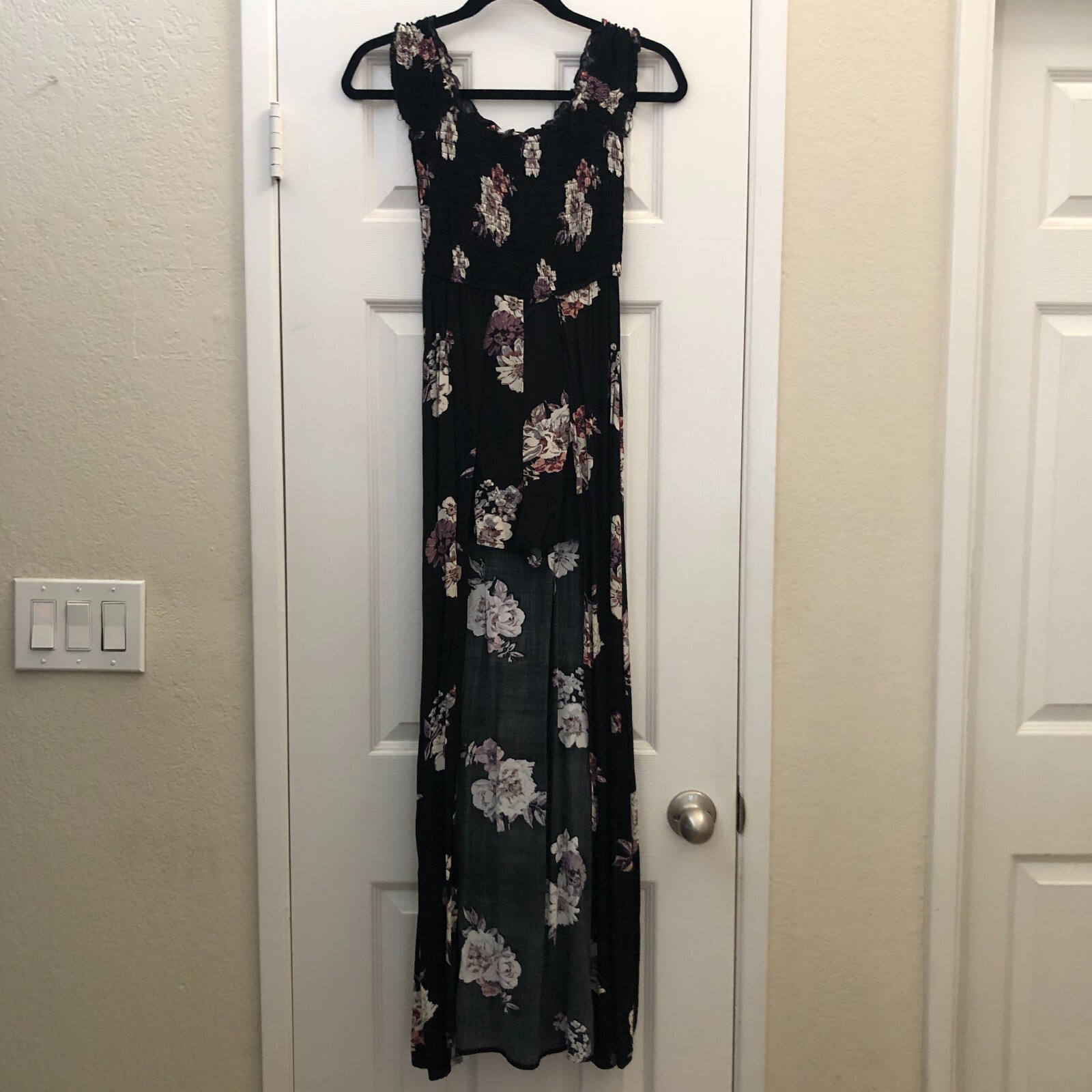 Picture 1 of 10