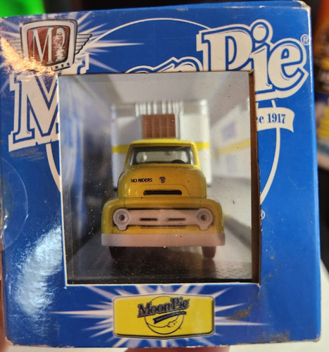M2 Machines Moon Pie 1956 Ford COE Truck & Trailer NOS Sealed Box - Picture 4 of 6