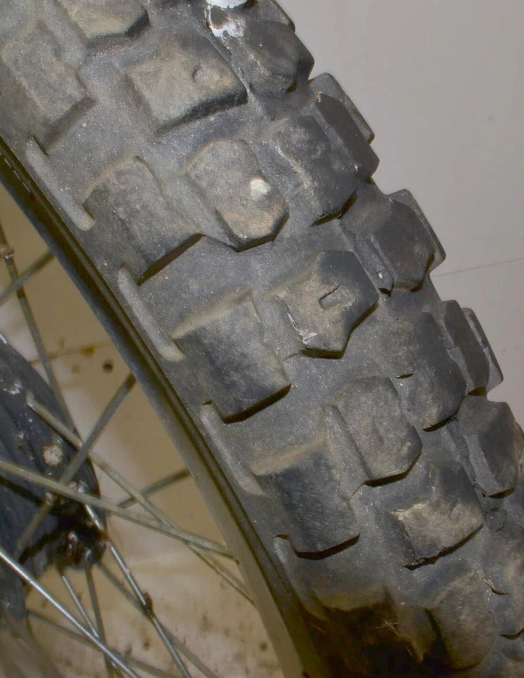 Kawasaki KE 100 Front Wheel Rim Hub Tire 41034-1047 1982-2000 - Imagem 4 de 4