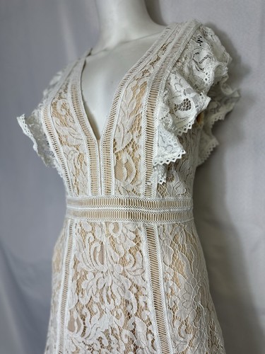Lulu's Pure Luck White Lace Ruffle Sleeve Romper M - Picture 11 of 12