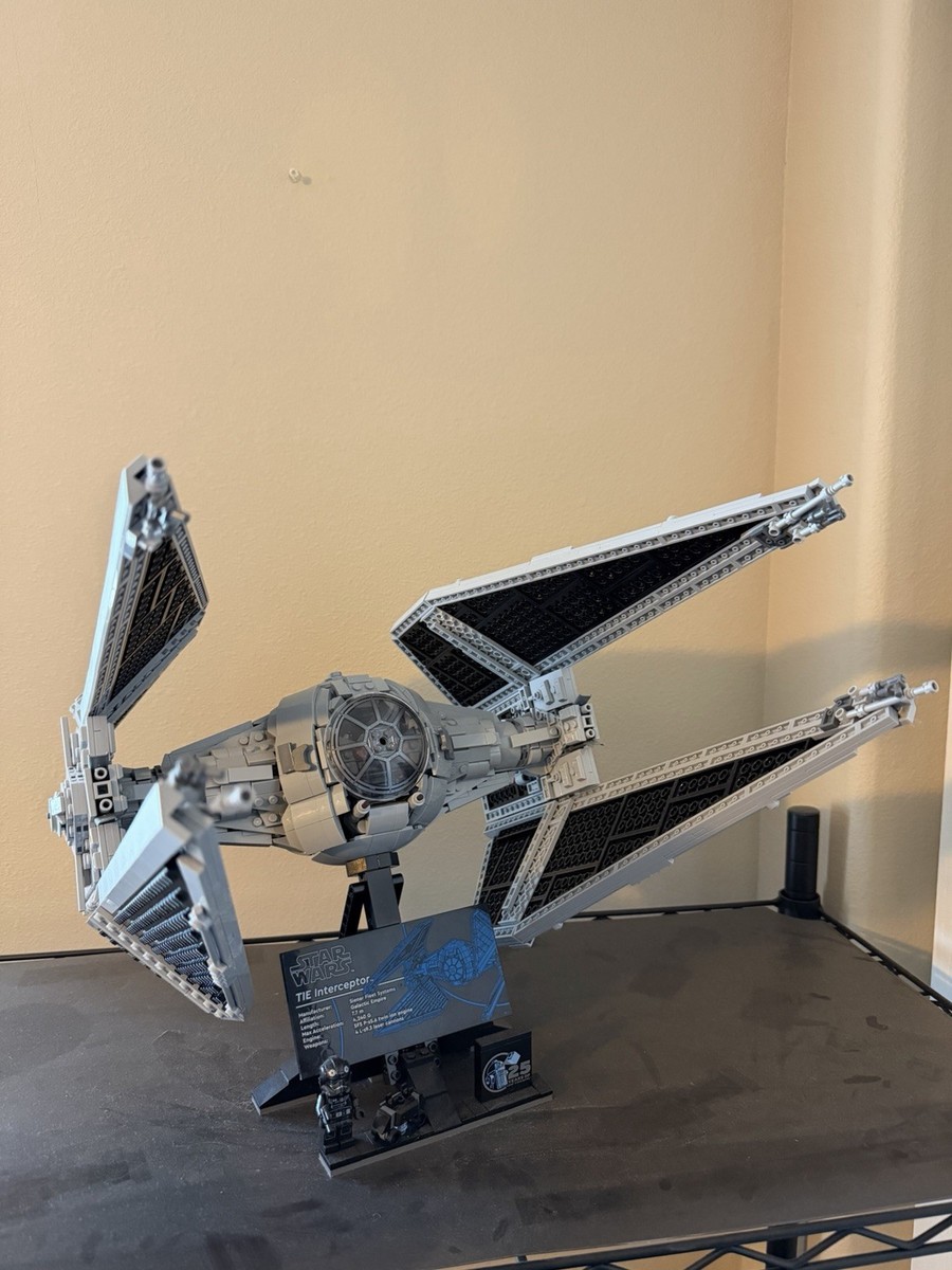 LEGO Star Wars UCS TIE Interceptor 75382 Complete Set w/ Display