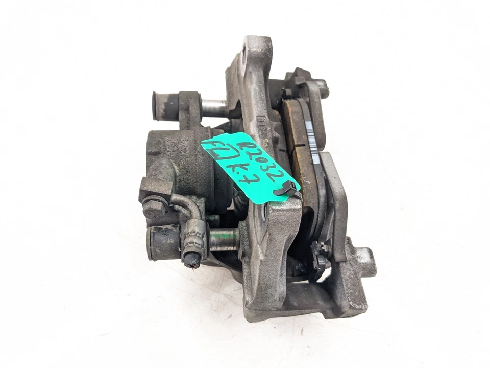 PINZA FRENO DELANTERO IZQUIERDO PASAJERO VOLVO XC60 MK2 32373383 2024 Foto 3 de 4