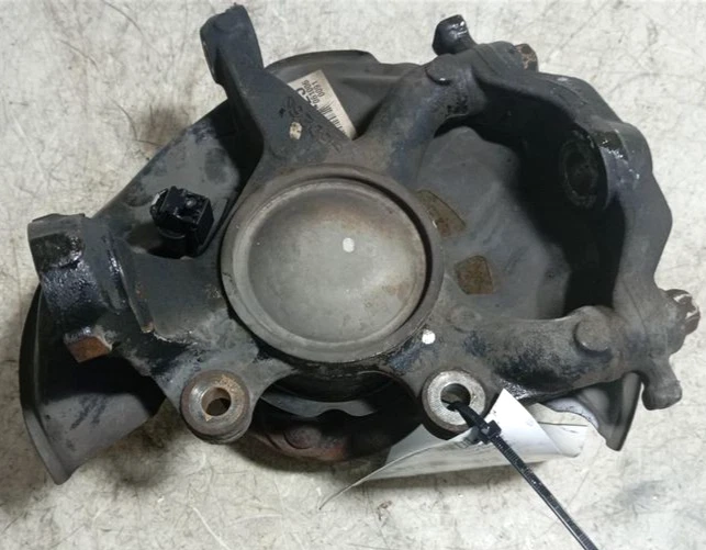 Conjunto de nudillo de husillo delantero izquierdo Toyota Tacoma 2005-2015 4x2 OEM Foto 2 de 4